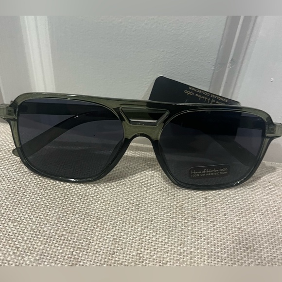 House of Harlow 1960 Accessories - NWT House of Harlow 1960 Women's Green Sunglasses